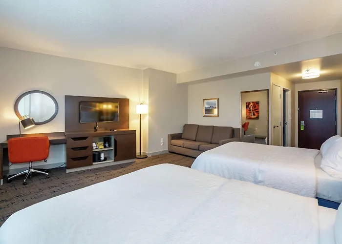 Hotel Hampton & - West 3*