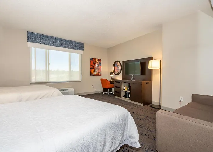 Hampton & - West Hotel