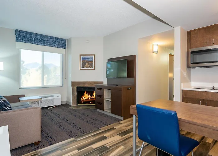 Hotel Hampton & - West 3*