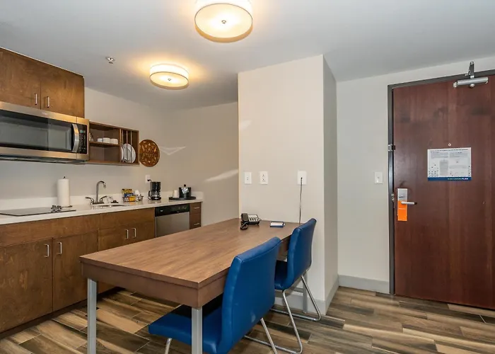 Hampton & - West Hotel 3*