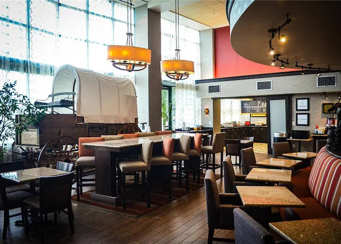 Hotel Hampton & - West 3*
