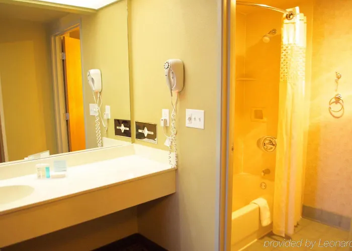 Hampton & - West 3* Flagstaff